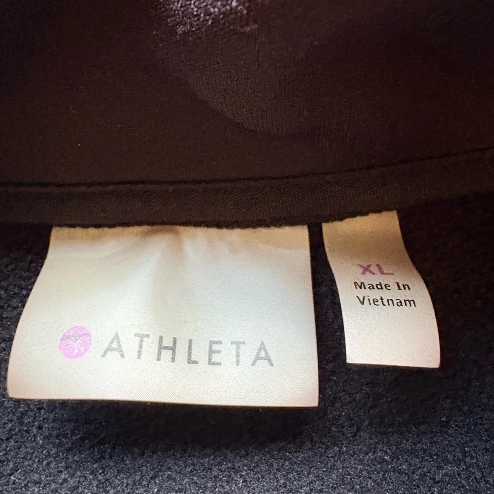 Athleta Black vest- women’s XL - Picture 9 of 15